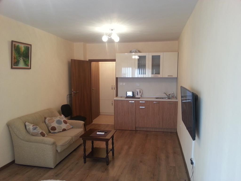 Studio Zora Burgas Room photo