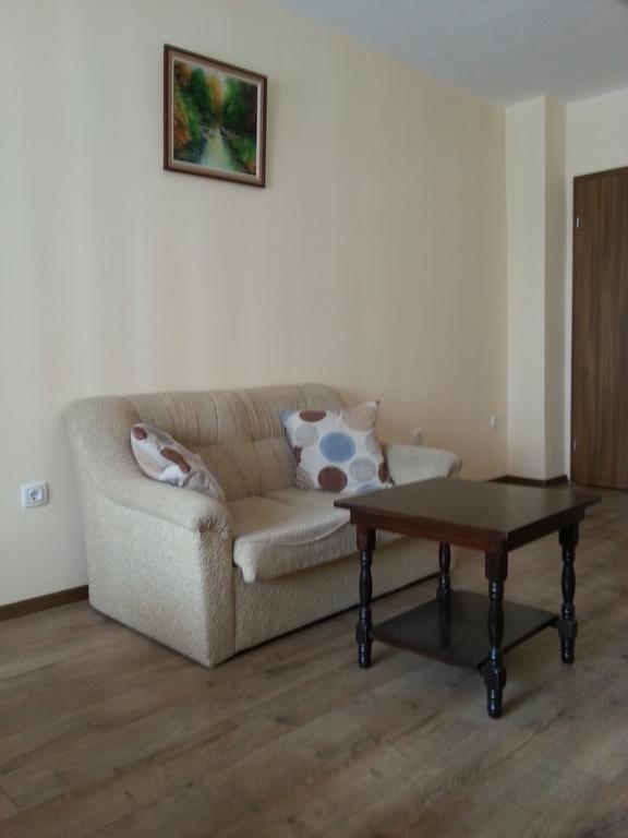 Studio Zora Burgas Room photo